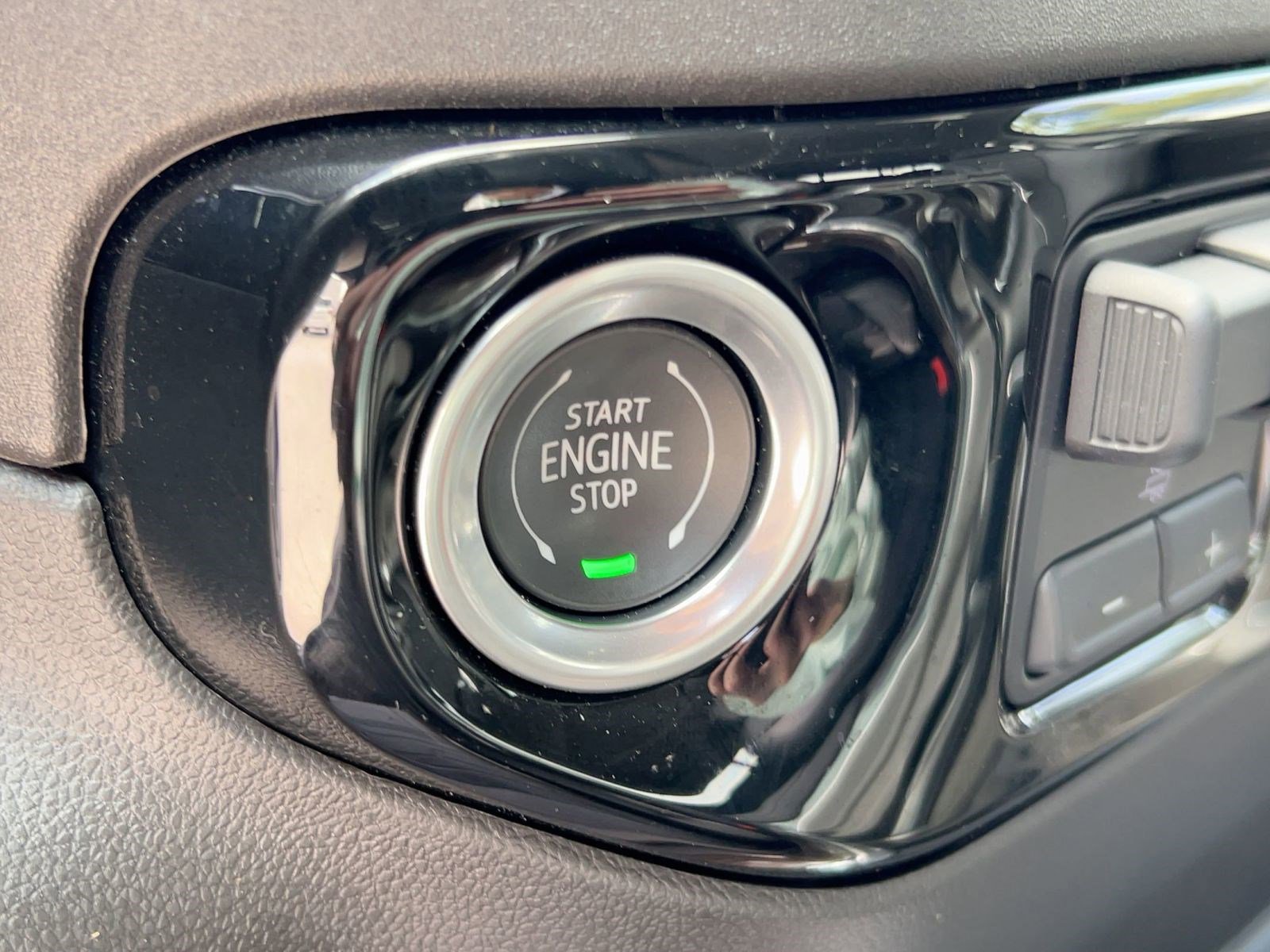 Used 2024 Chevrolet Silverado 1500 RST image 27