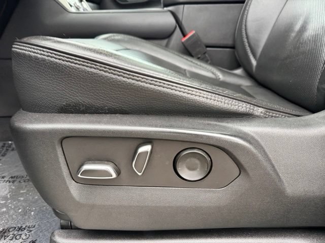 Used 2022 GMC Yukon XL Denali AWD/4WD image 12