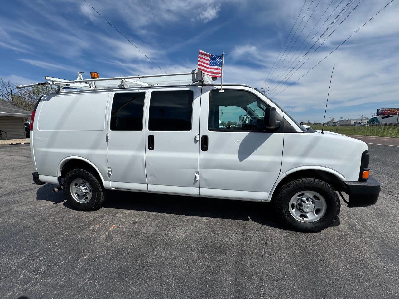 Used 2016 Chevrolet Express 2500 RWD image 5