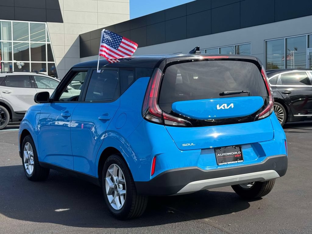 Used 2023 Kia Soul S FWD image 7