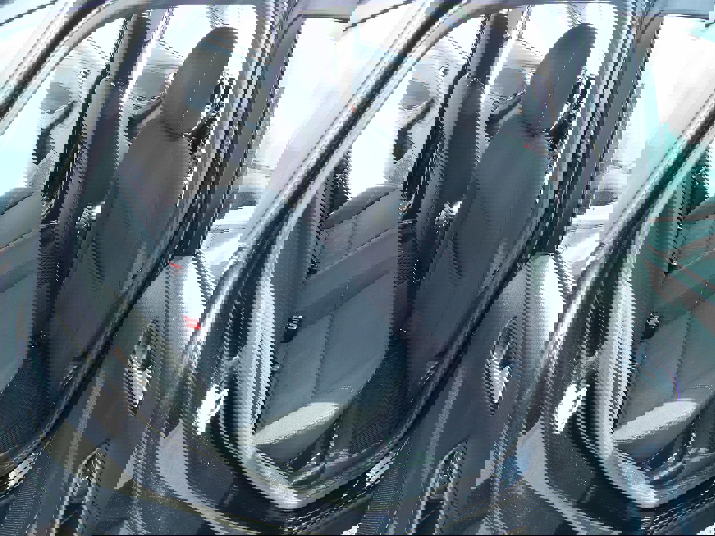 Used 2016 Ford Focus SE w/ SE Cold Weather Package image 10