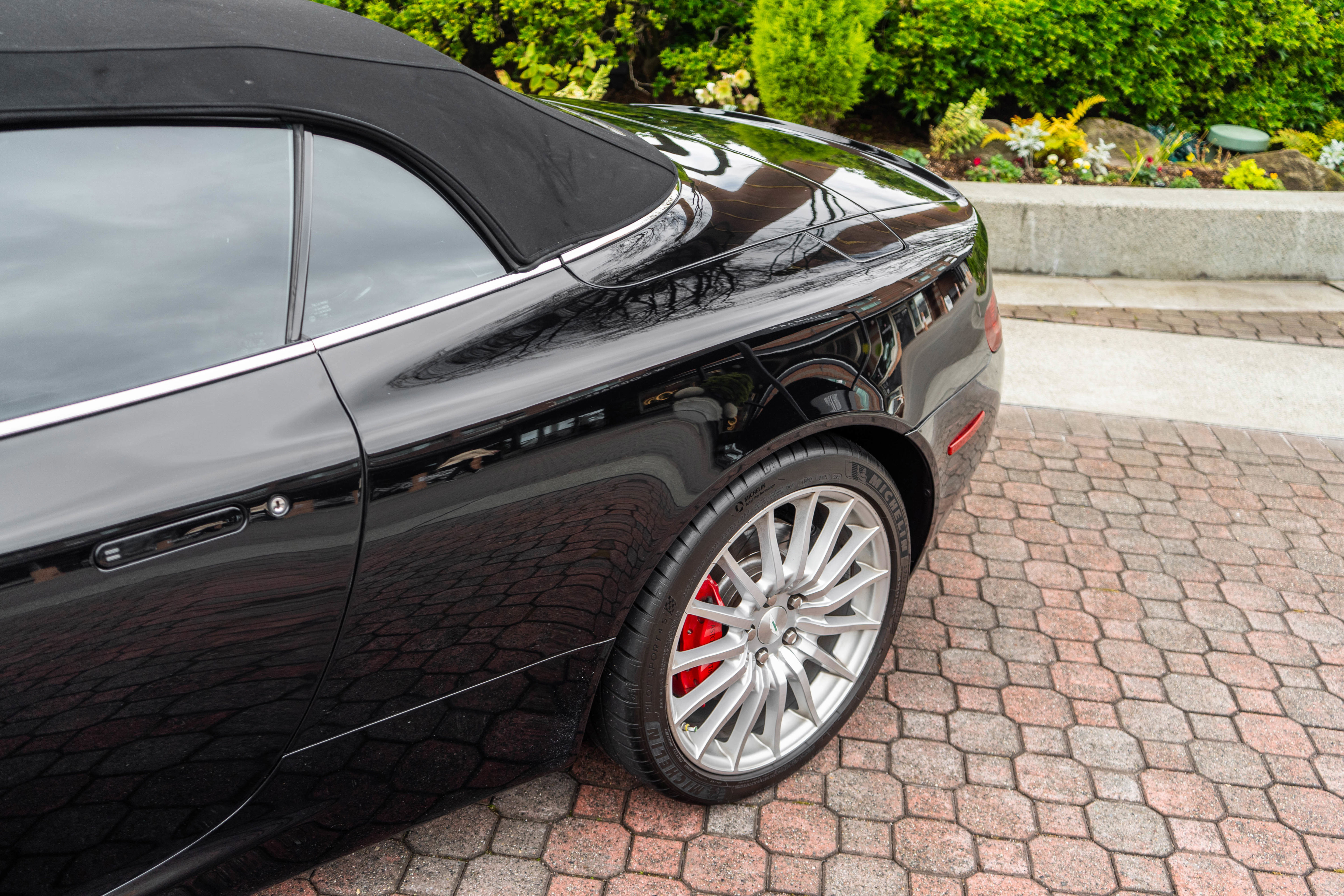 Used 2009 Aston Martin DB9 Volante image 45
