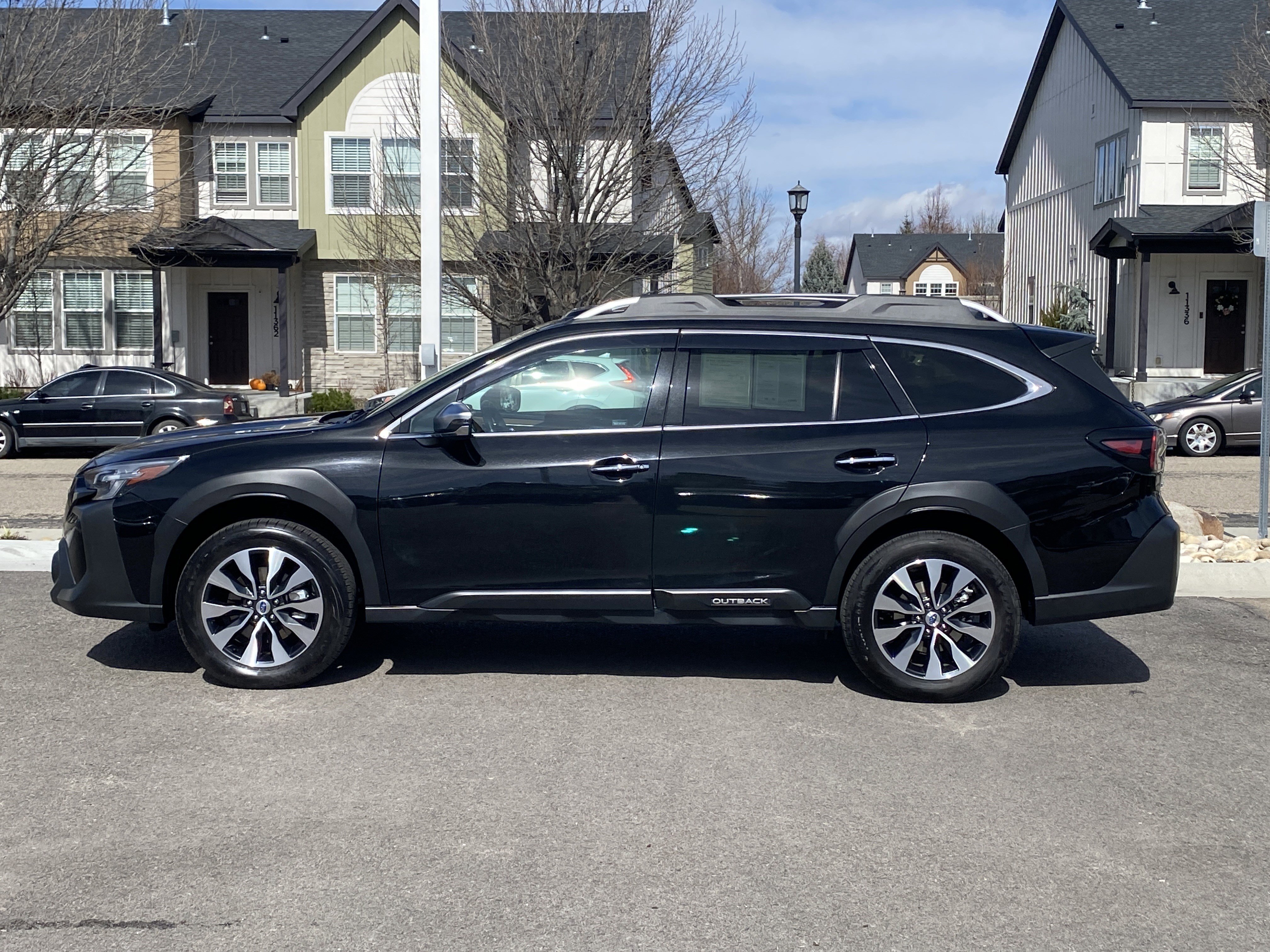 Used 2023 Subaru Outback Touring w/ Tech Package 2 image 3