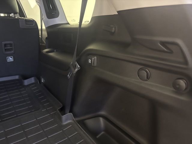 Used 2024 Jeep Grand Cherokee L Laredo image 10