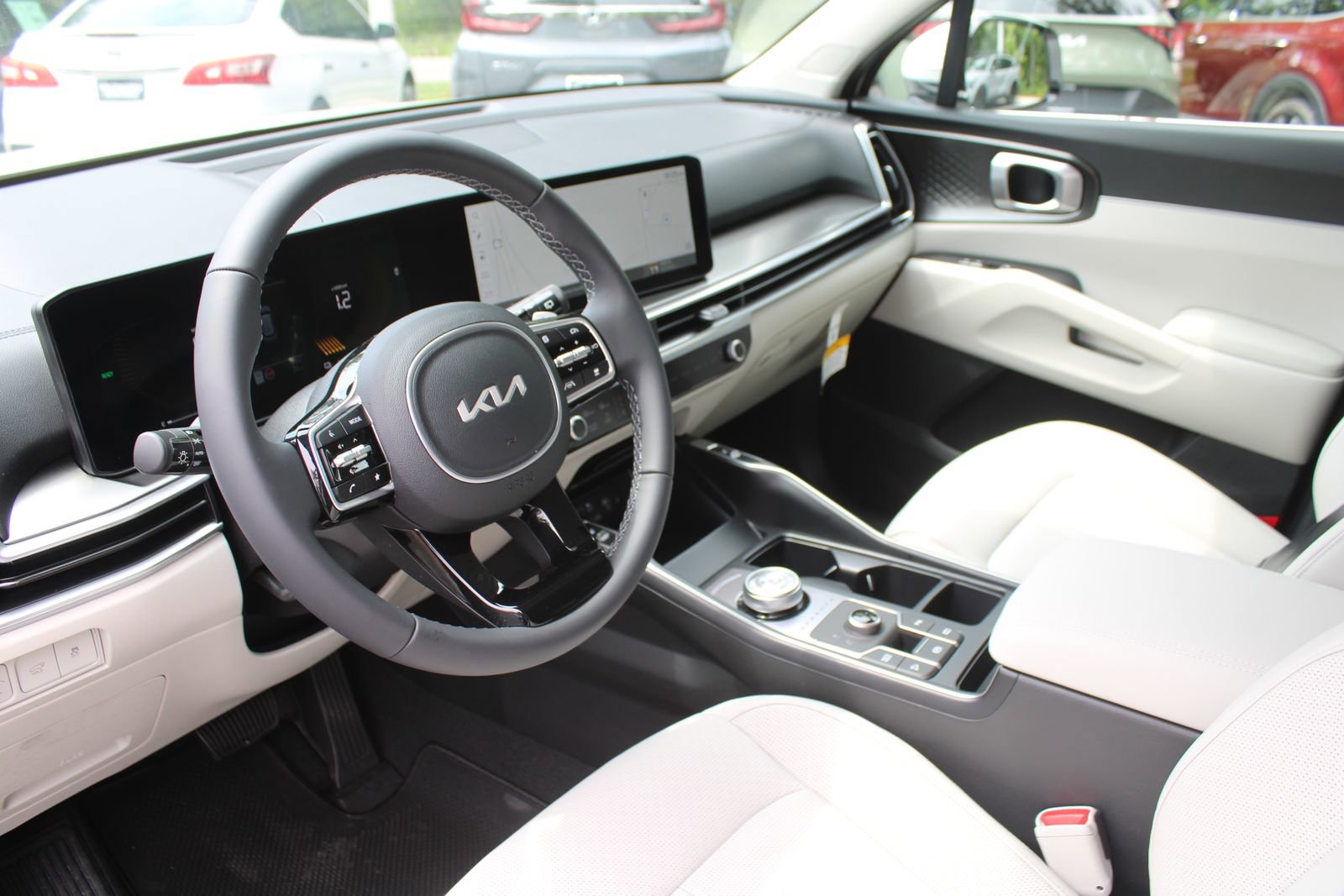 Certified 2025 Kia Sorento EX w/ EX Panoramic Sunroof Package image 23