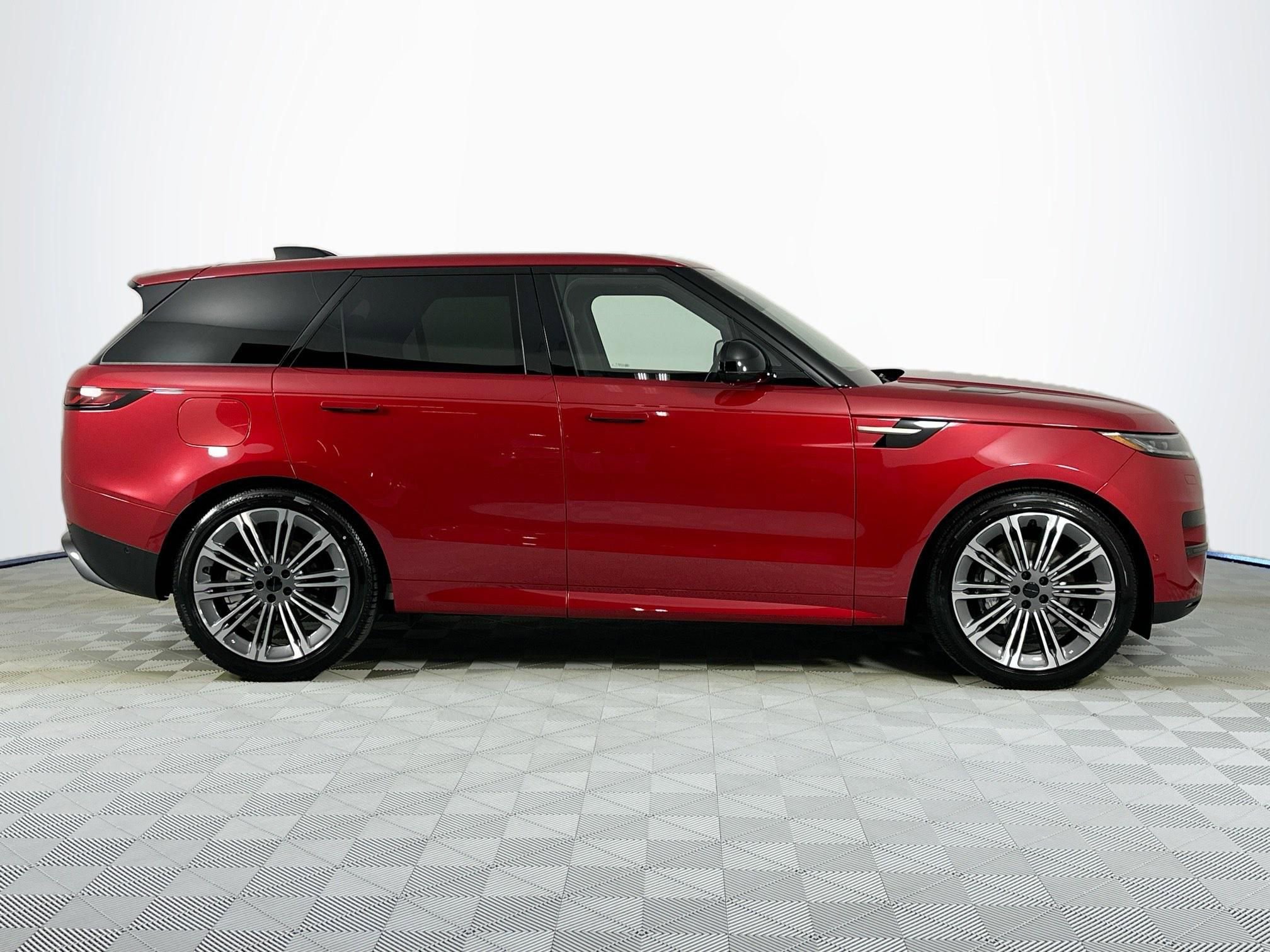 Used 2026 Land Rover Range Rover Sport SE image 4
