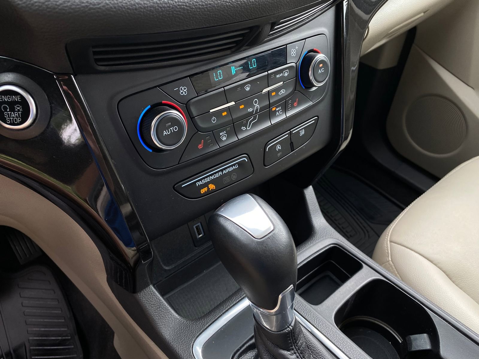 Used 2017 Ford Escape Titanium FWD image 18