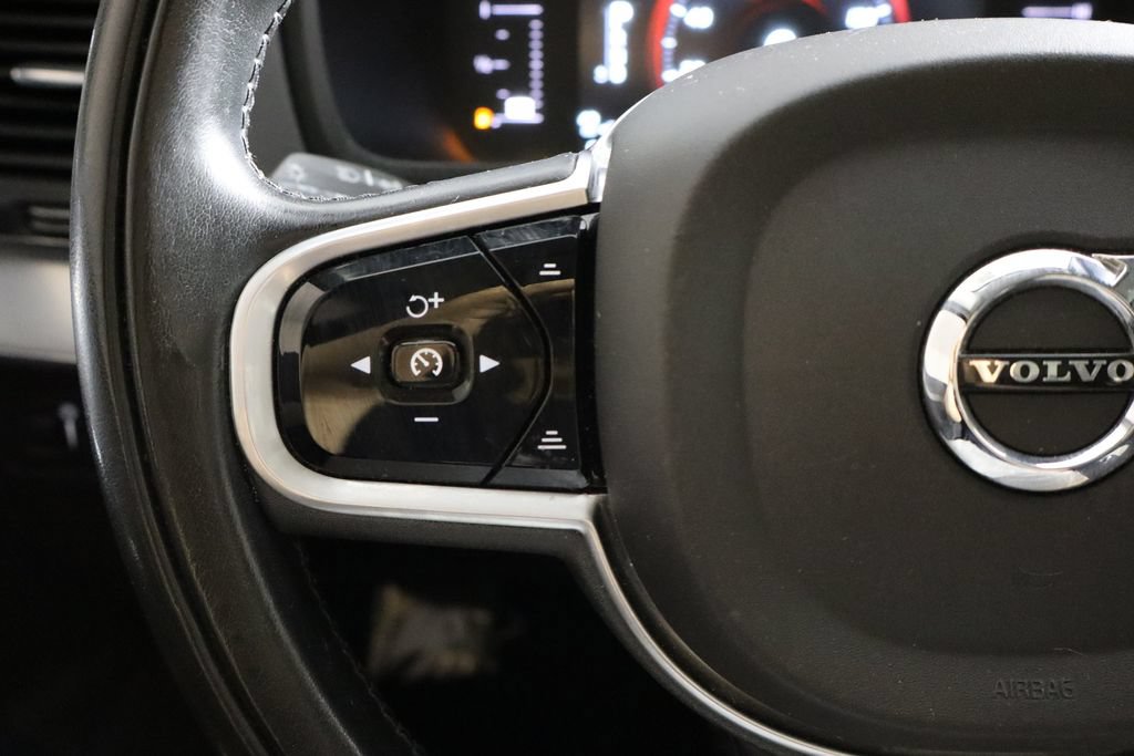 Used 2018 Volvo XC90 T5 Momentum w/ Convenience Package FWD image 8