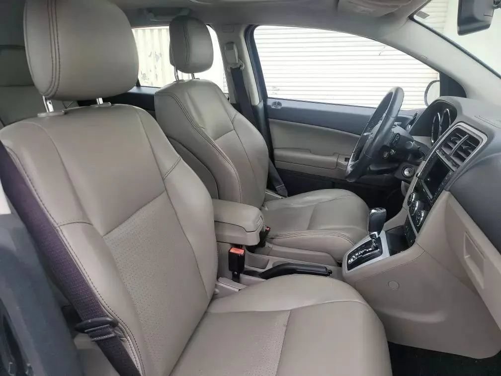 Used 2011 Dodge Caliber Uptown FWD image 17