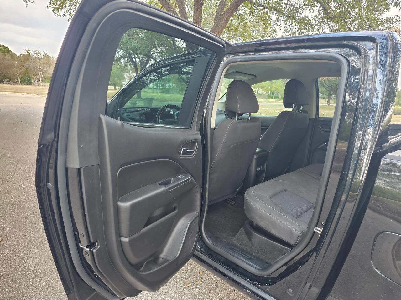 Used 2018 Chevrolet Colorado LT image 14