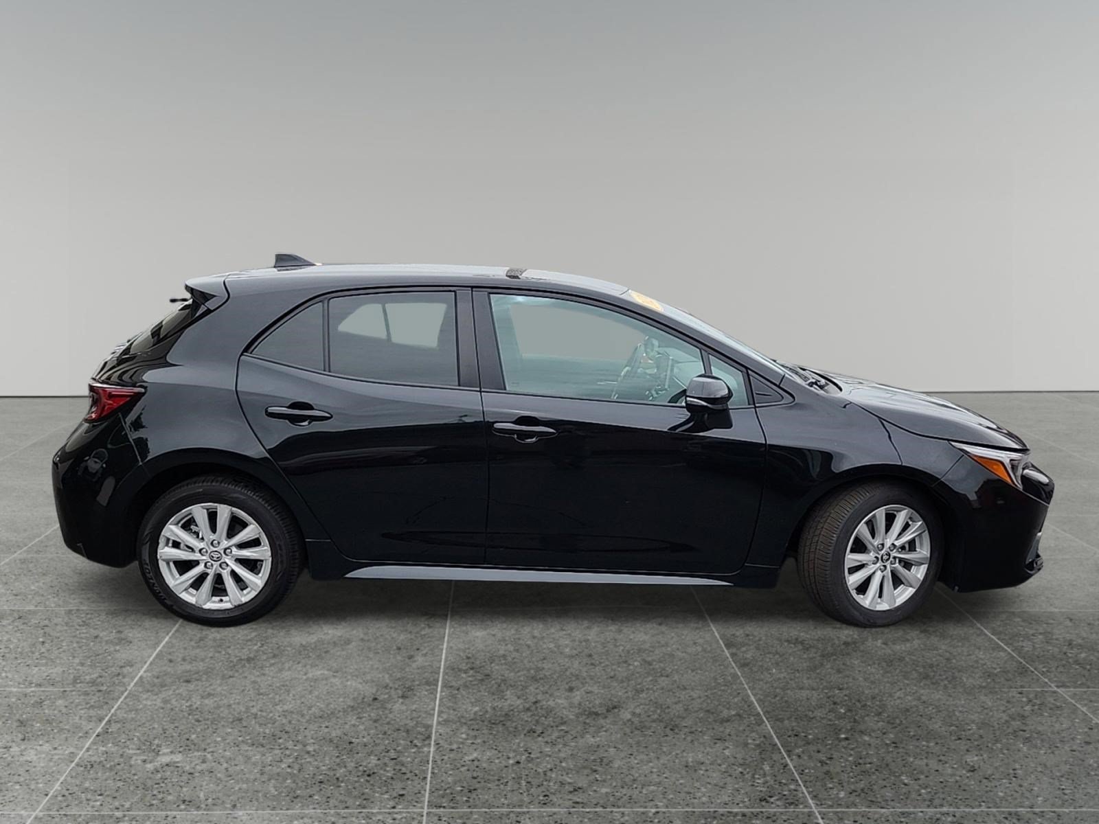 Used 2024 Toyota Corolla SE w/ SE Package FWD image 8