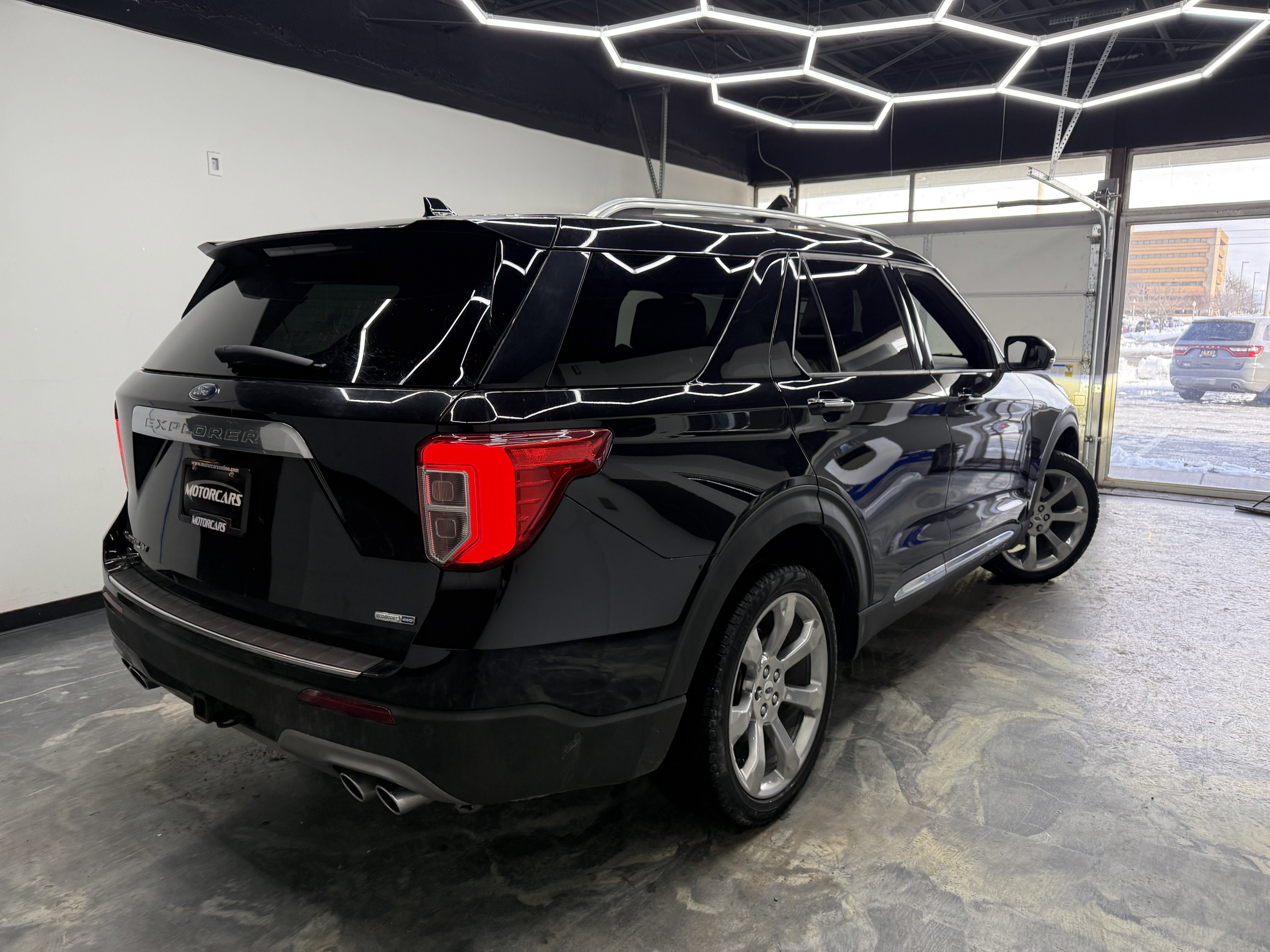 Used 2020 Ford Explorer Platinum image 5