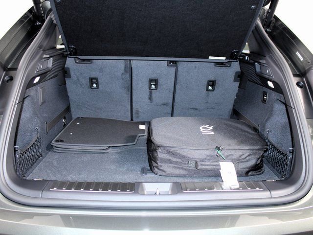 New 2025 Porsche Macan 4S Electric image 25