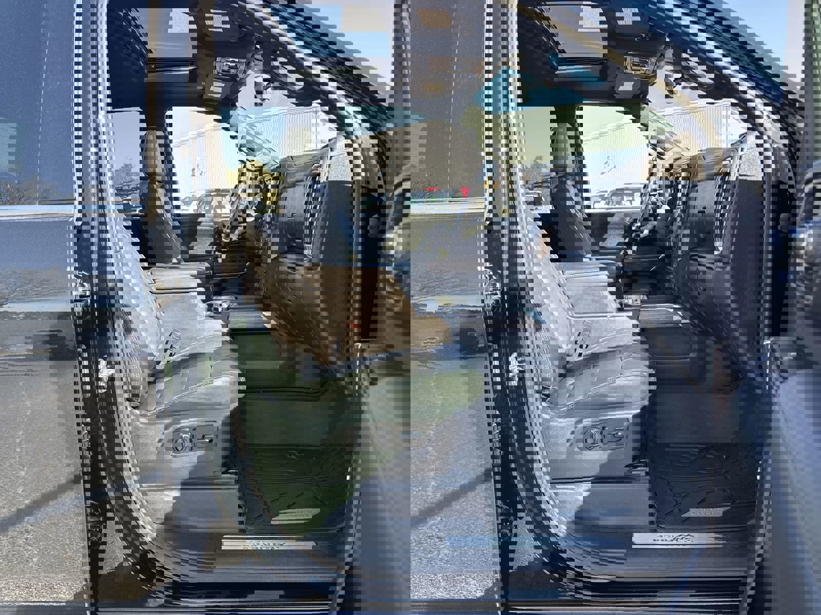 Used 2021 Chevrolet Silverado 3500 High Country image 33