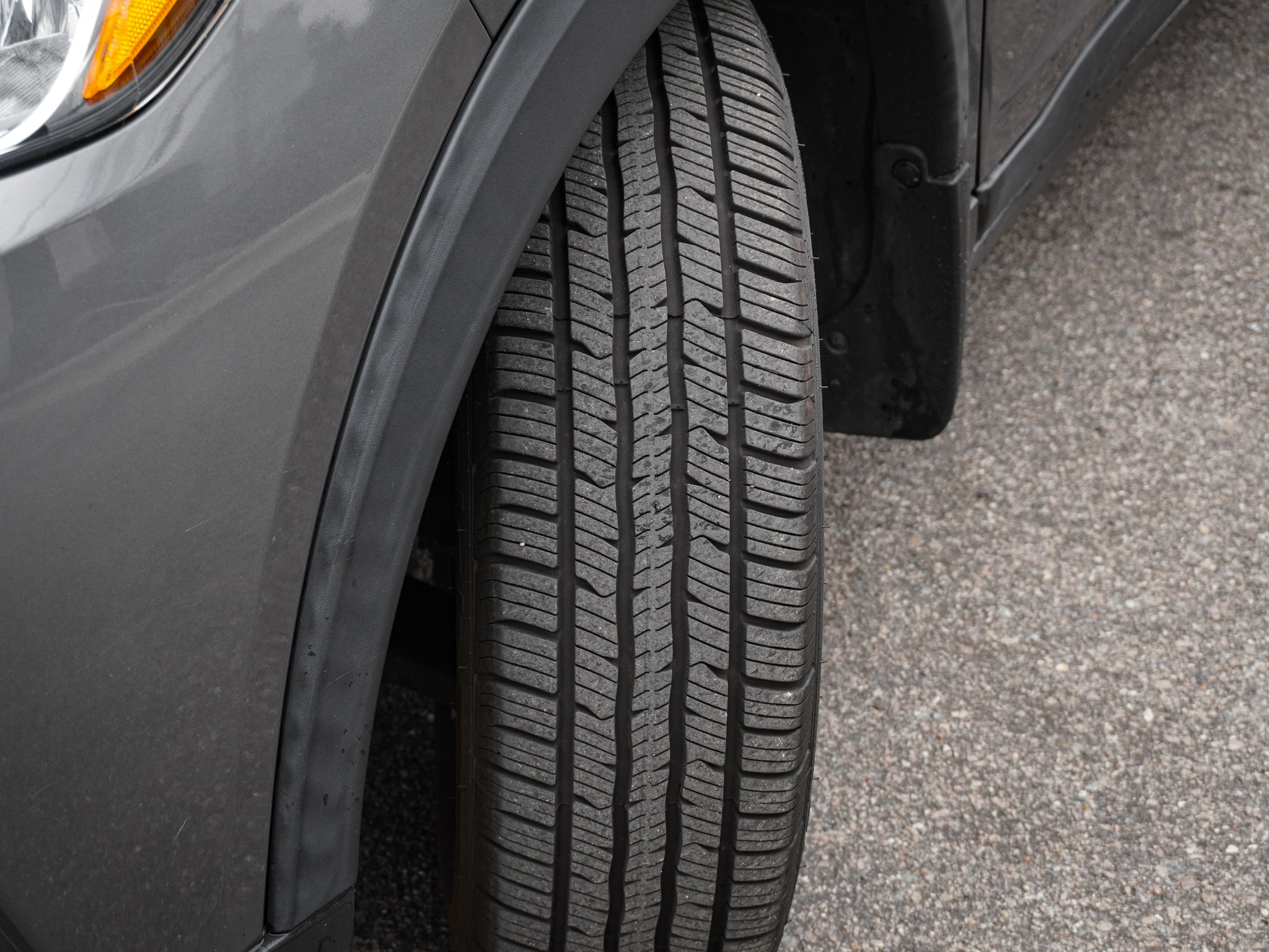 Used 2019 Nissan Kicks S image 3