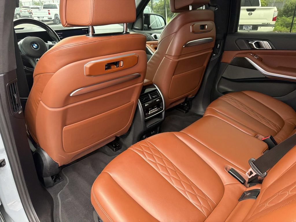 Used 2023 BMW X7 M60i w/ Executive Package AWD/4WD image 16