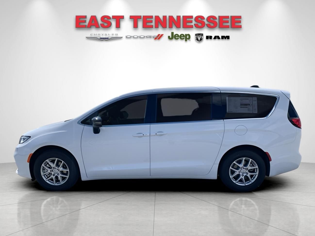 New 2026 Chrysler Pacifica Select image 6