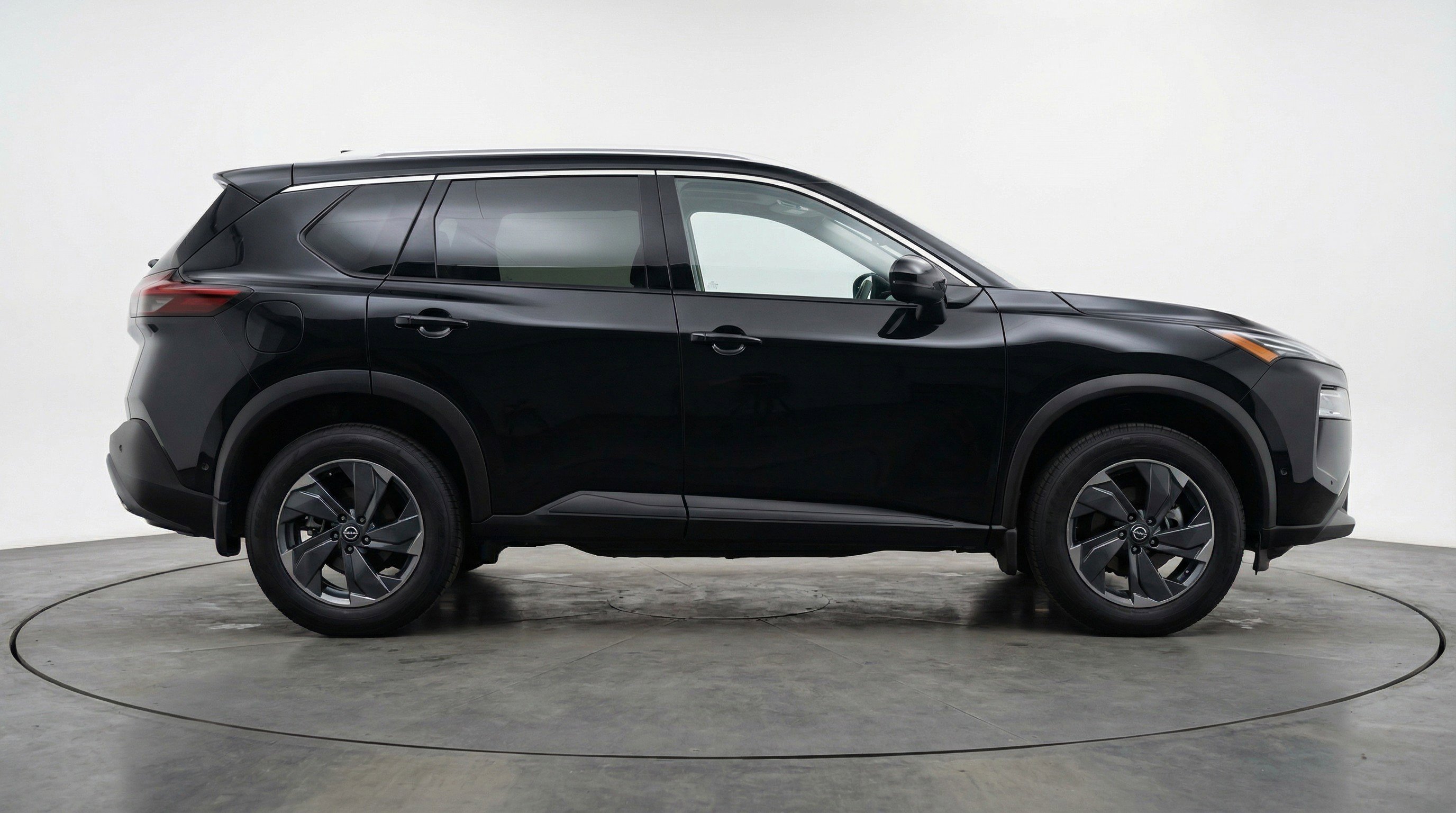 Used 2025 Nissan Rogue SV FWD image 11