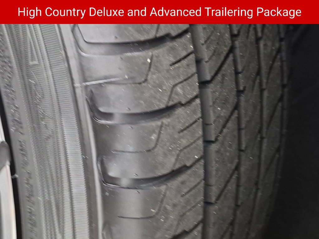 Certified 2025 Chevrolet Tahoe High Country AWD/4WD image 13