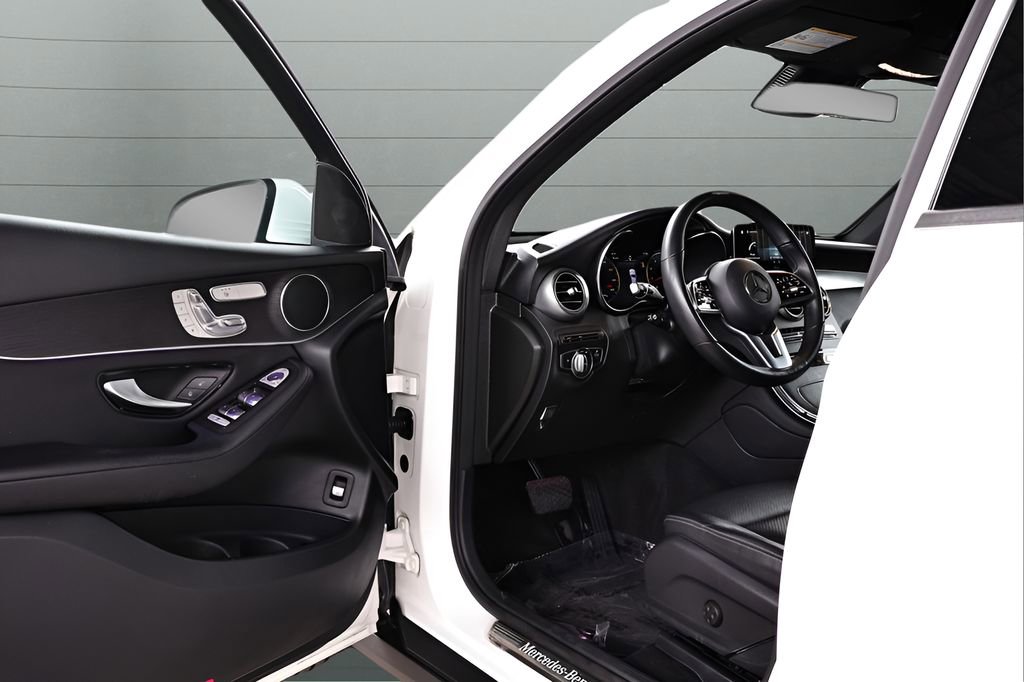 Used 2022 Mercedes-Benz GLC 300 4MATIC image 34