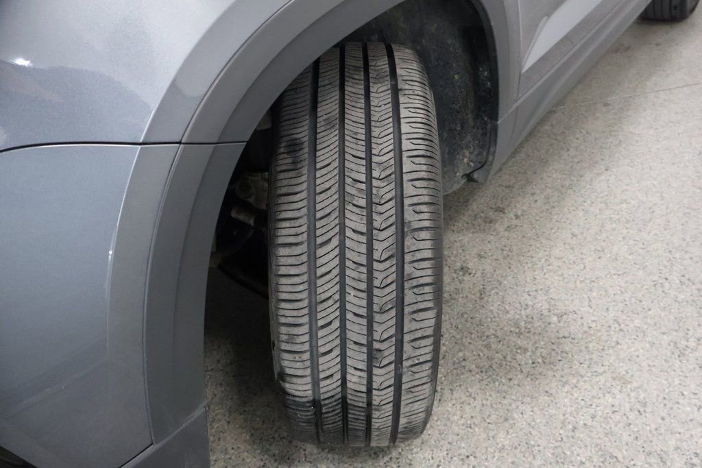 Used 2022 Volkswagen Taos SE image 4