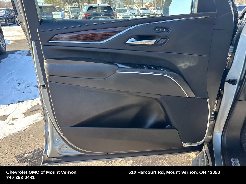 Used 2023 Cadillac Escalade Premium Luxury image 13