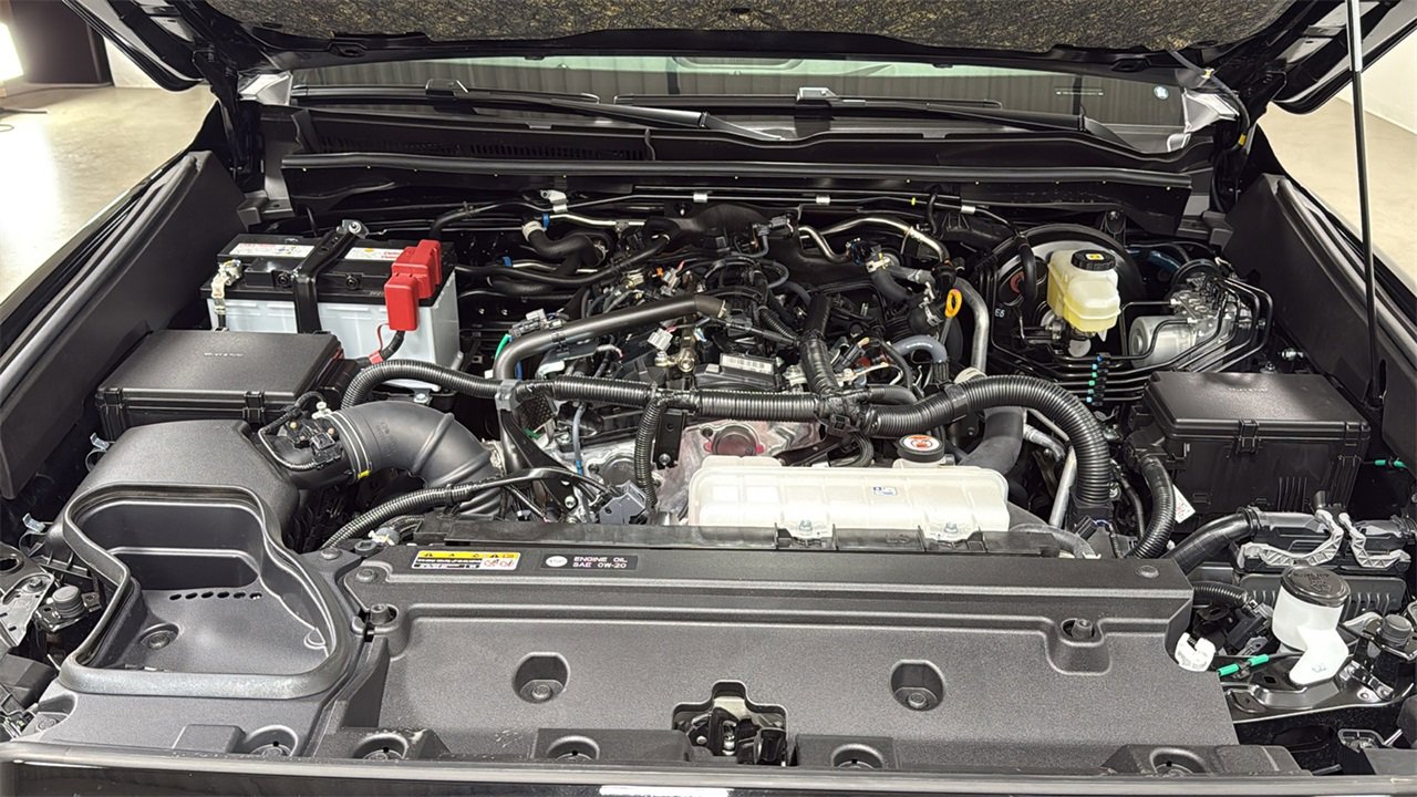 Certified 2025 Toyota 4Runner TRD Off-Road Premium image 25