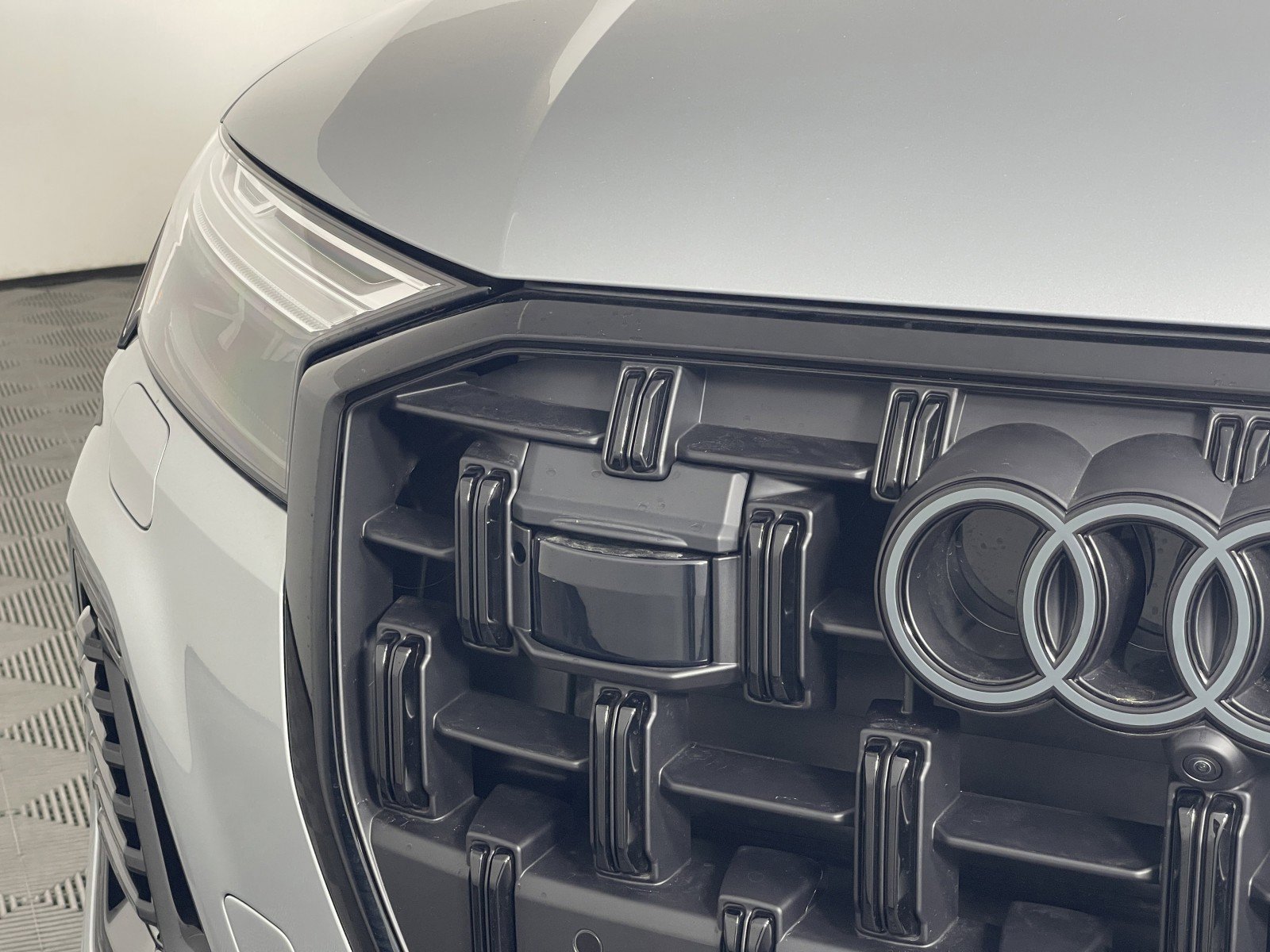 New 2025 Audi Q7 Premium image 8