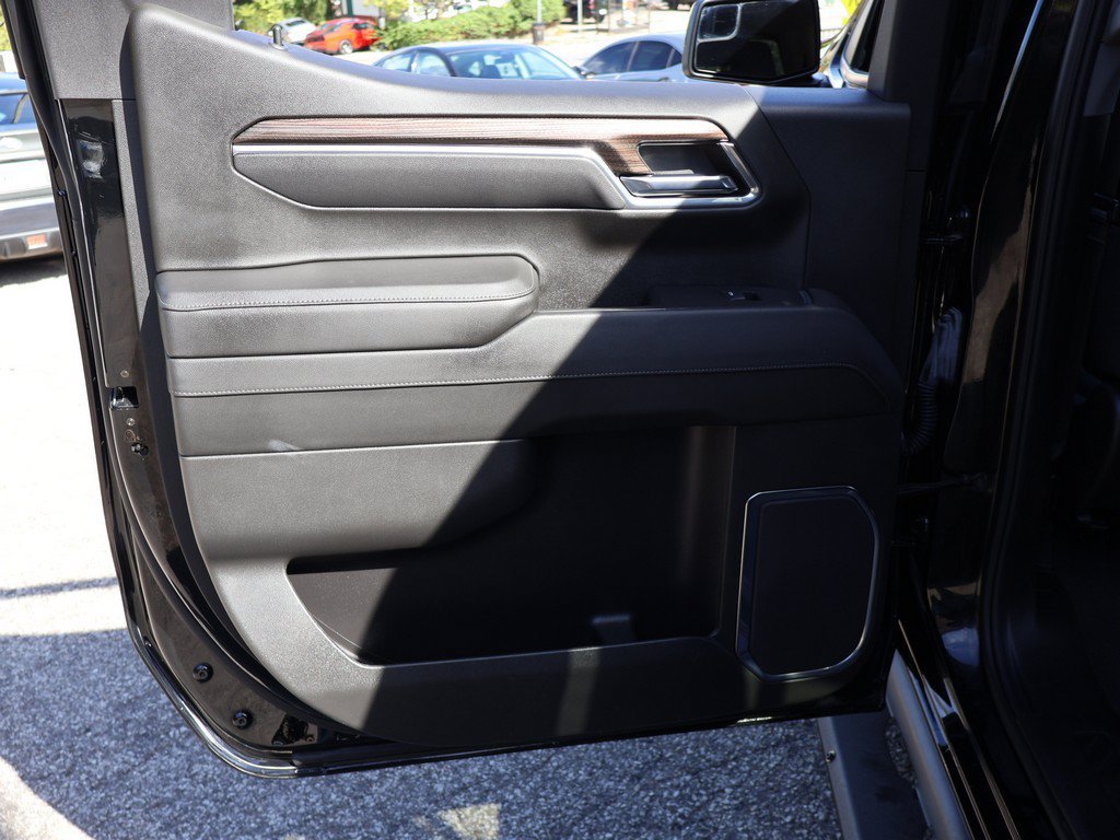 Used 2024 Chevrolet Silverado 1500 LT Trail Boss w/ Convenience Package II AWD/4WD image 24
