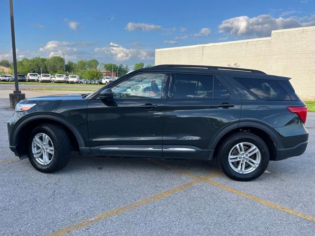 Used 2022 Ford Explorer XLT w/ Equipment Group 202A AWD/4WD image 3