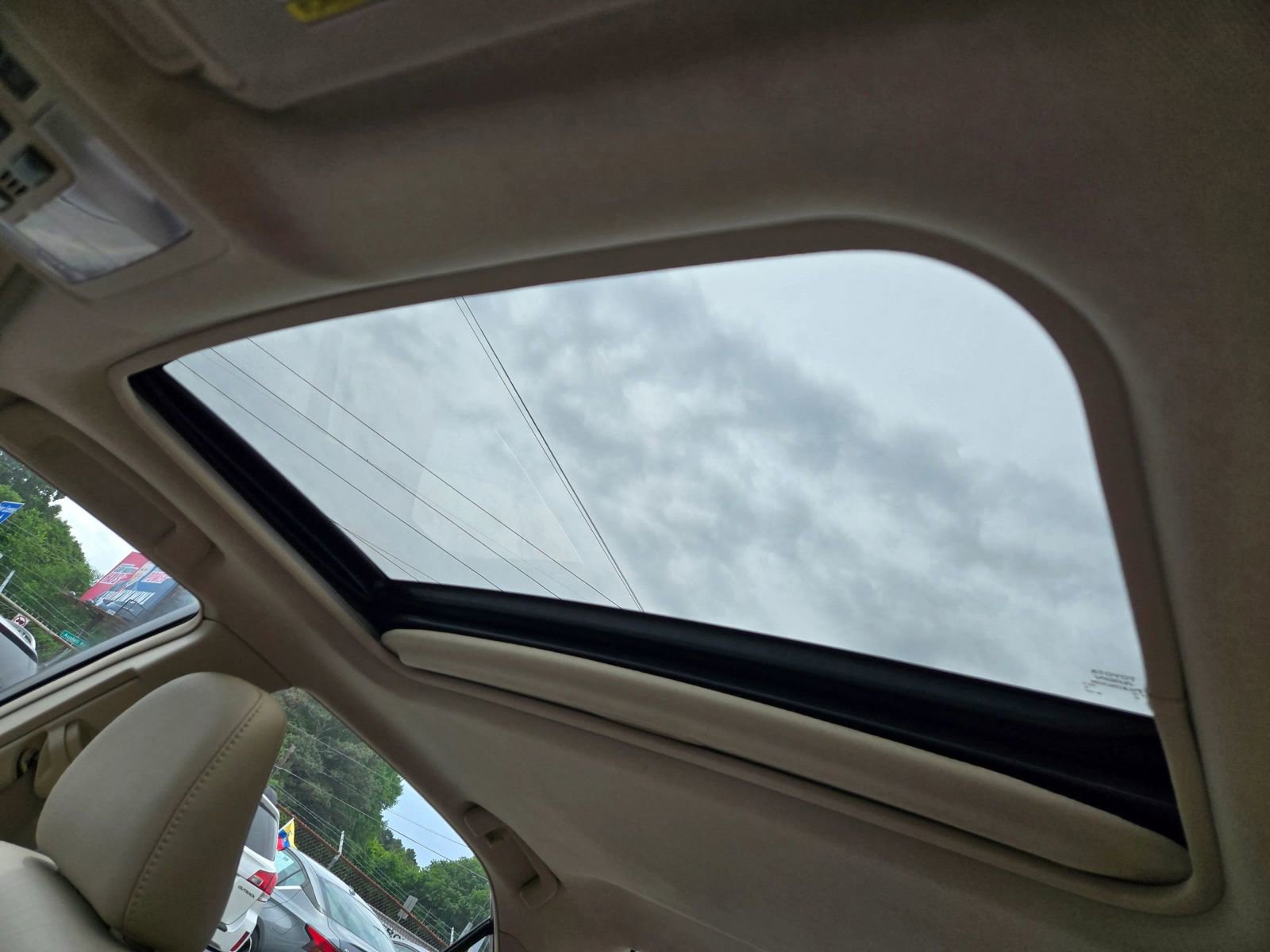 Used 2012 Toyota Camry XLE w/ Leather Pkg FWD image 8