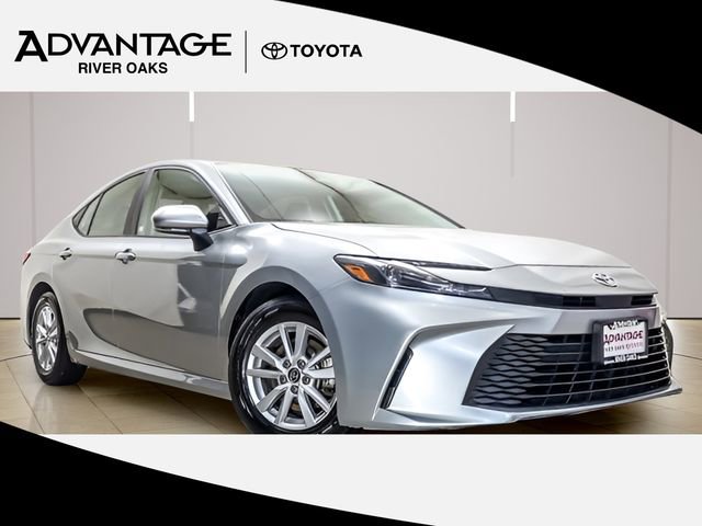 Used 2025 Toyota Camry LE FWD image 1