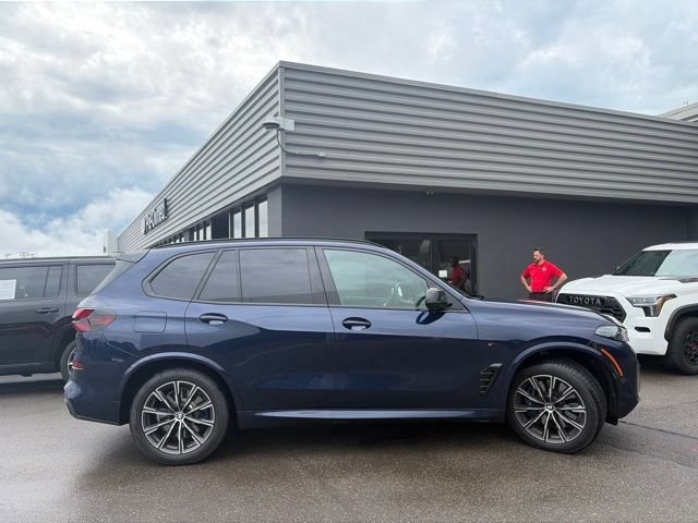 Used 2026 BMW X5 M60i AWD/4WD image 2