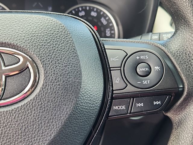 Used 2020 Toyota RAV4 XLE AWD/4WD image 19