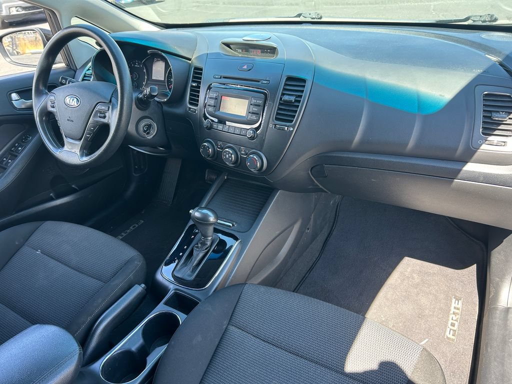 Used 2017 Kia Forte LX FWD image 28