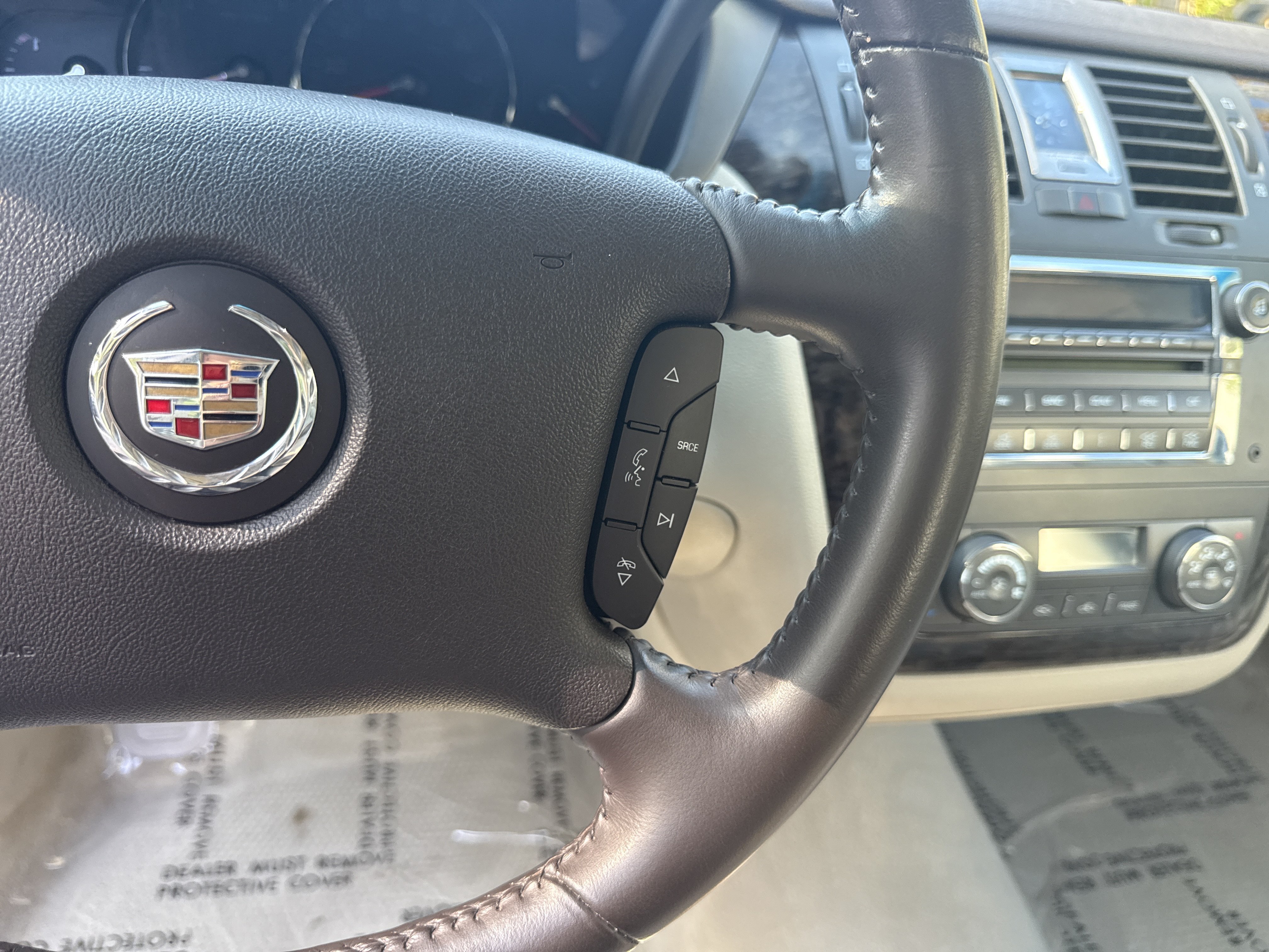 Used 2009 Cadillac DTS w/ Trunk Convenience Package FWD image 17