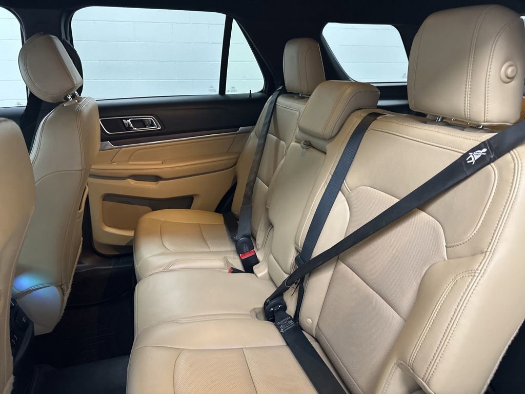 Used 2016 Ford Explorer Limited w/ Equipment Group 301A AWD/4WD image 18