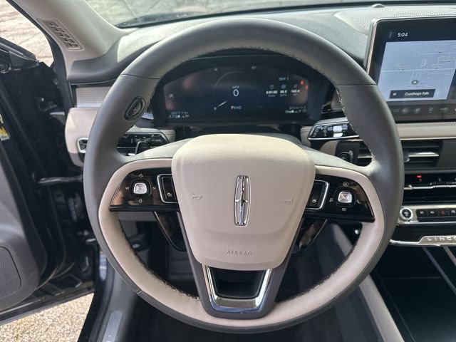 Used 2023 Lincoln Corsair AWD w/ Equipment Group 101A image 13