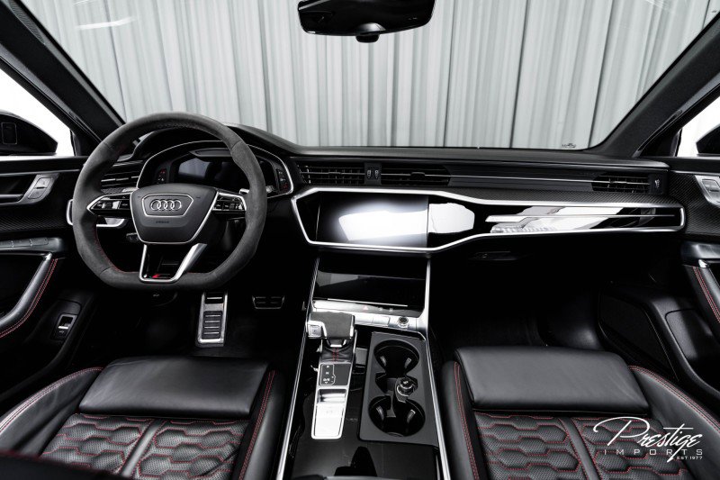 Used 2022 Audi RS 6 w/ Executive Package image 37