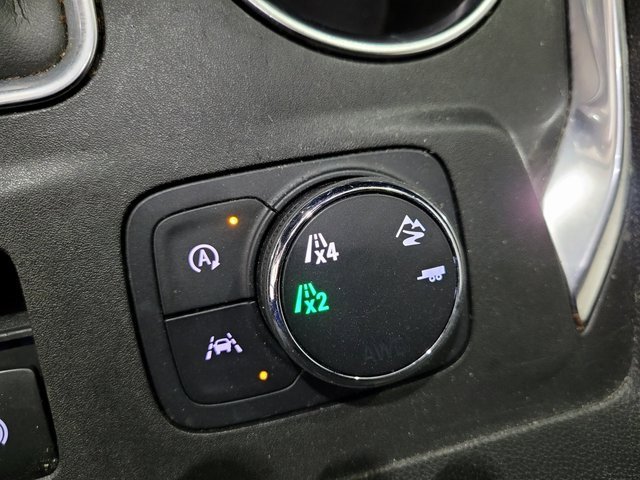 Used 2022 Chevrolet Traverse LT image 39