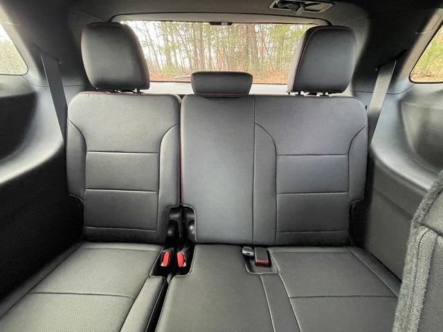 New 2026 Chevrolet Traverse RS w/ LPO, Floor Liner Package FWD image 21