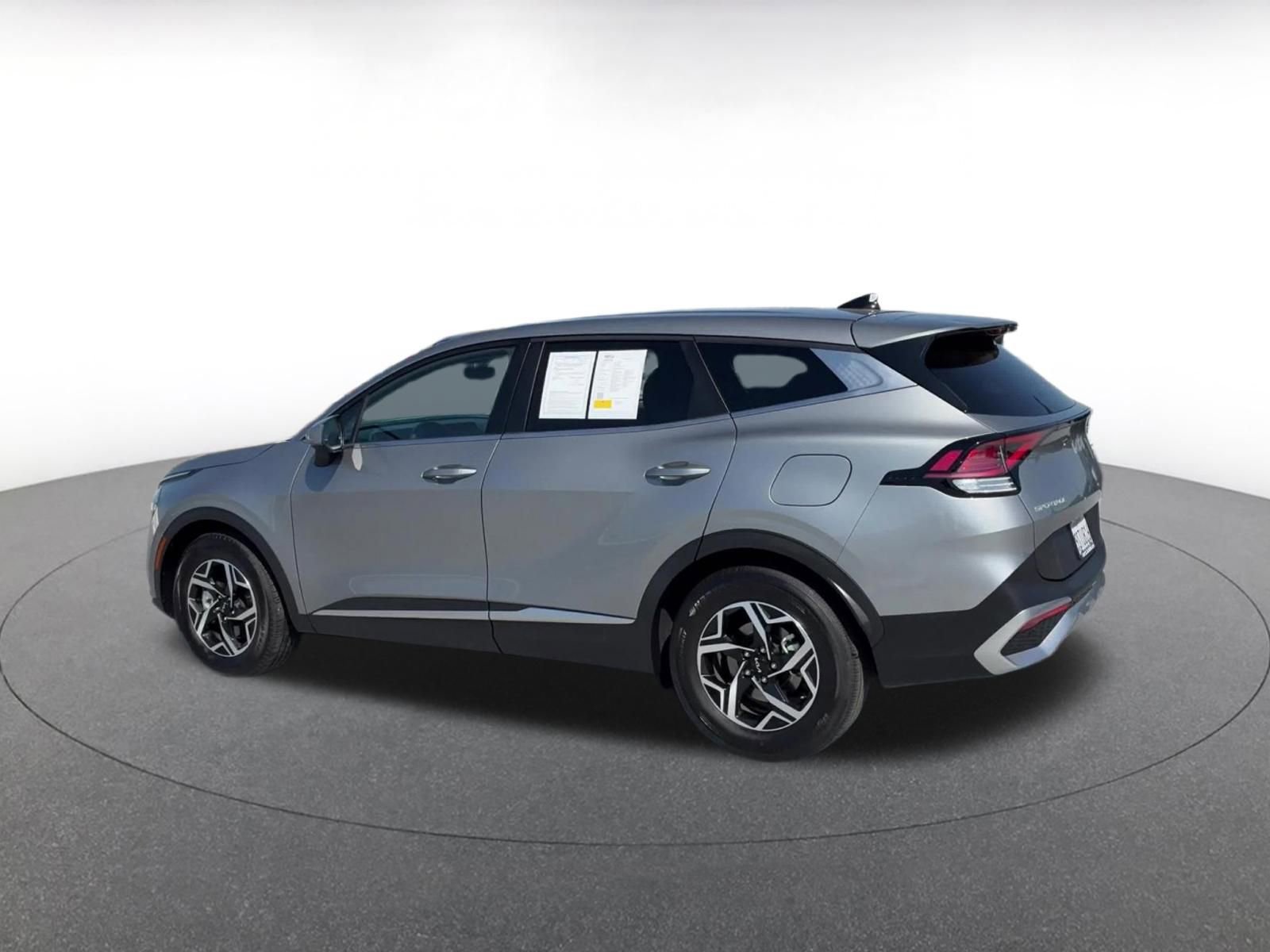 Used 2025 Kia Sportage LX FWD image 10