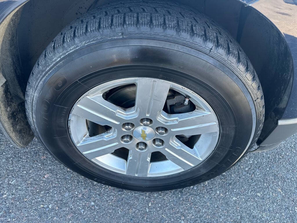 Used 2011 Chevrolet Traverse LT w/ LPO, 'HIT The Road' Package AWD/4WD image 26