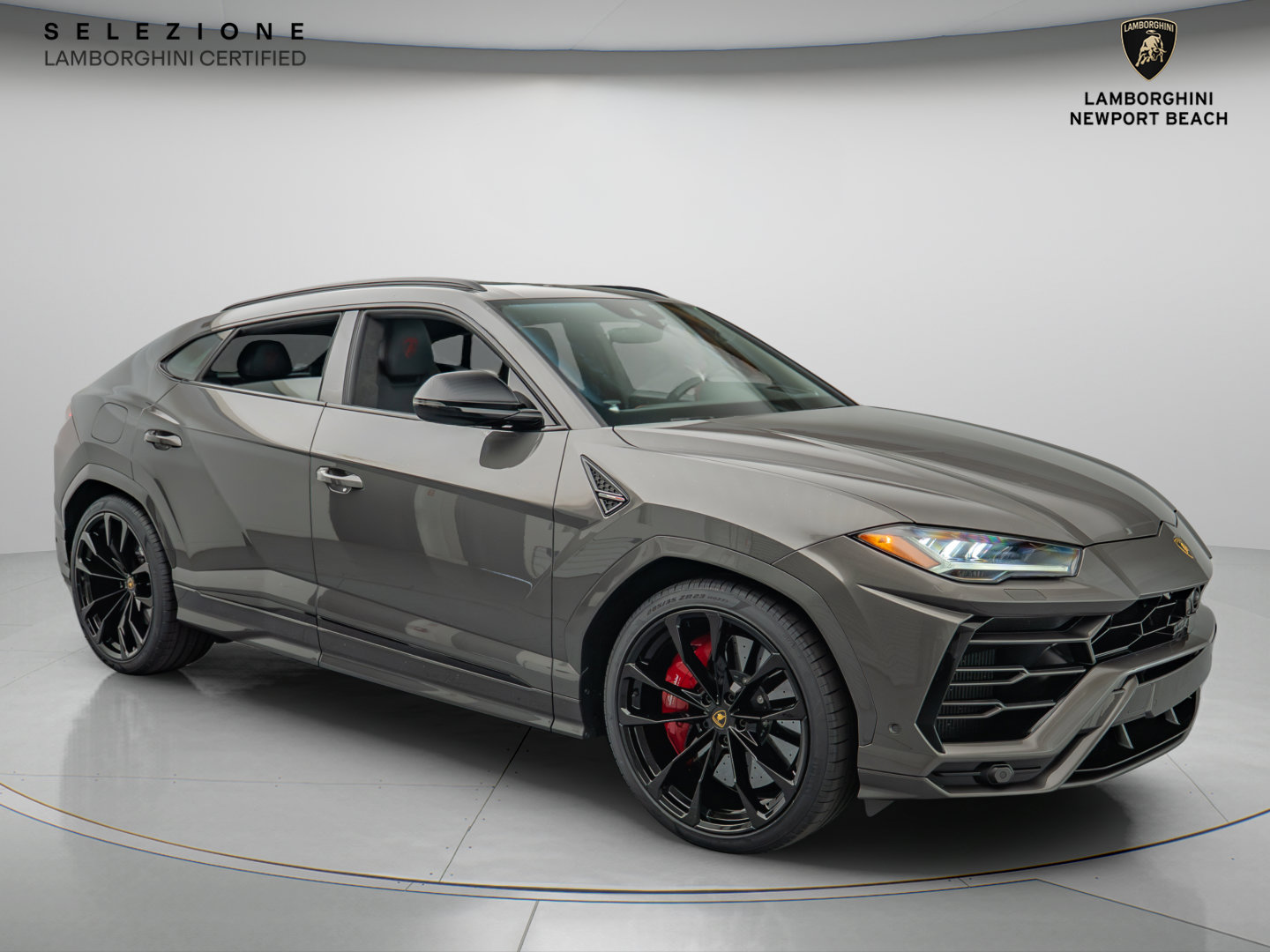 Used 2022 Lamborghini Urus AWD/4WD image 39
