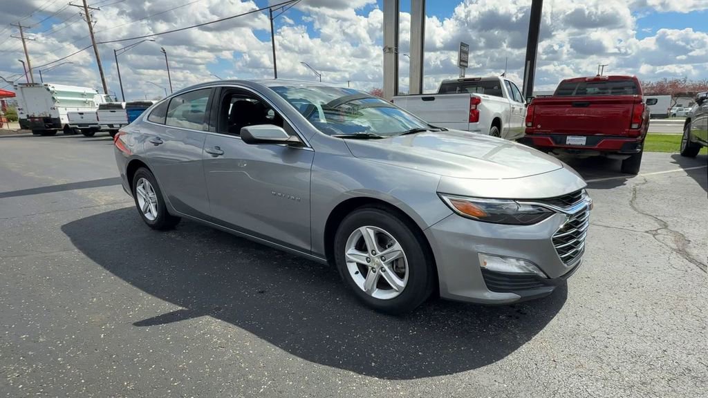 Used 2024 Chevrolet Malibu LT image 2