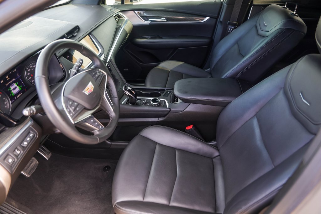 Used 2023 Cadillac XT5 Sportv w/ Technology Package image 9