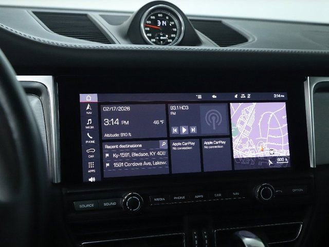 Used 2021 Porsche Macan Turbo image 24