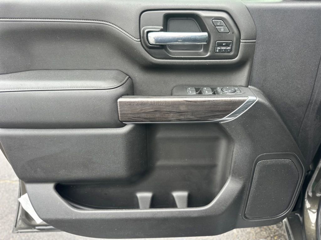 Used 2022 Chevrolet Silverado 3500 LTZ w/ LTZ Convenience Package image 18