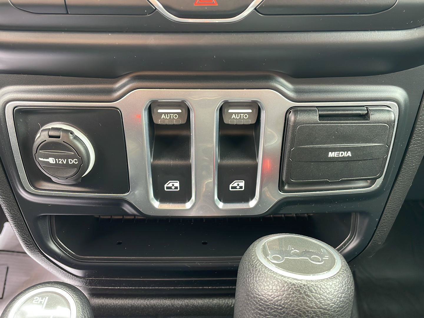 Used 2019 Jeep Wrangler Sport AWD/4WD image 21