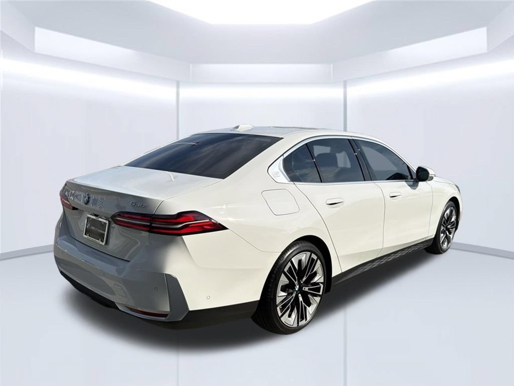 Used 2026 BMW 530i w/ Premium Package RWD image 7